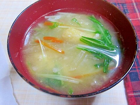 大根・人参・油揚げの味噌汁